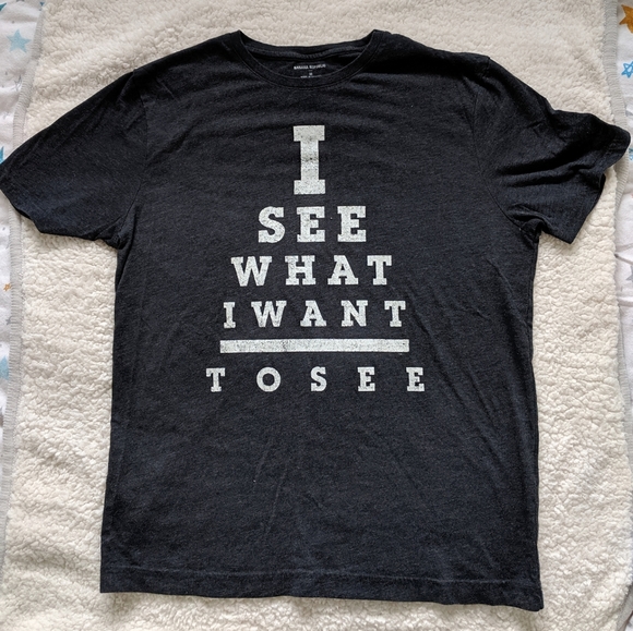 Banana Republic Men's Tee - Picture 1 of 4